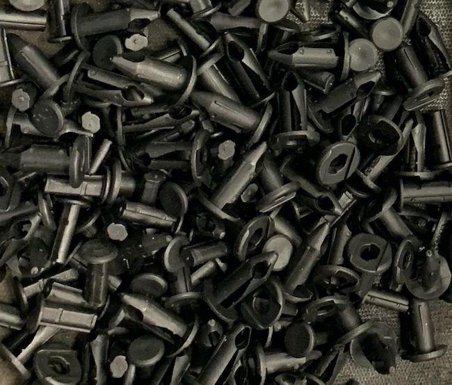 Universal ATV/UTV Push Pins, Clips Set of 100